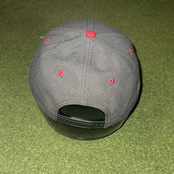 TaylorMade Dark Blue and Burgundy Cap - Picture 3 of 7